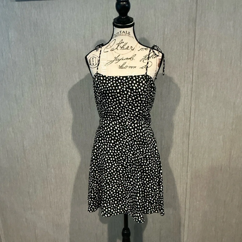 Black and White Sleeveless Mini Sundress Size Medium - Picture 6 of 6